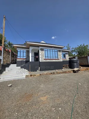 4bdrm Bungalow in Maragara Rd, Kibiku for sale