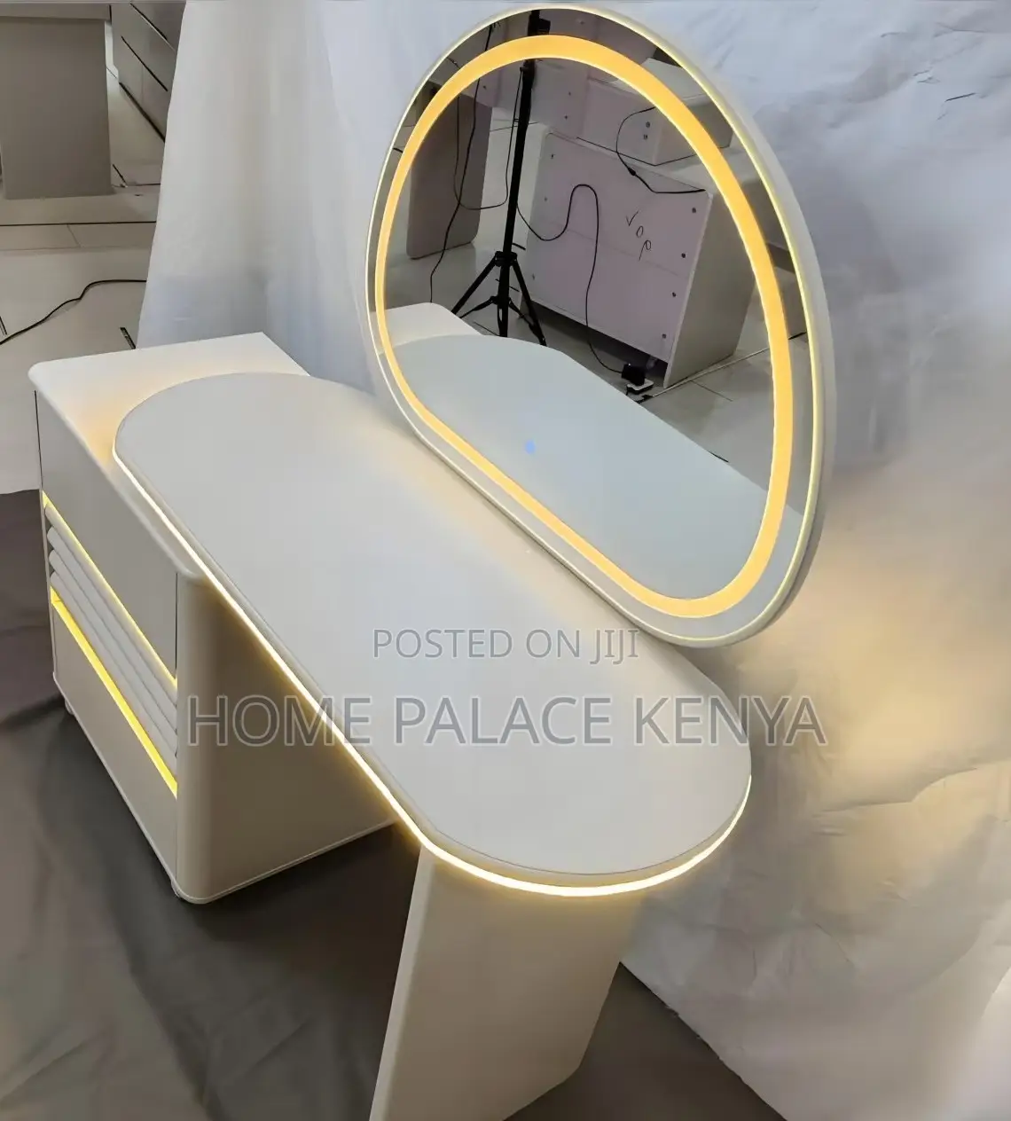 Vanity Table: Solid Wood MDF Led Makeup Dressing Table
