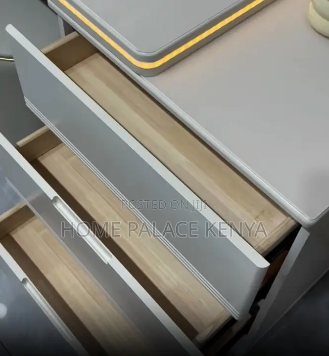 Vanity Table: Solid Wood MDF Led Makeup Dressing Table