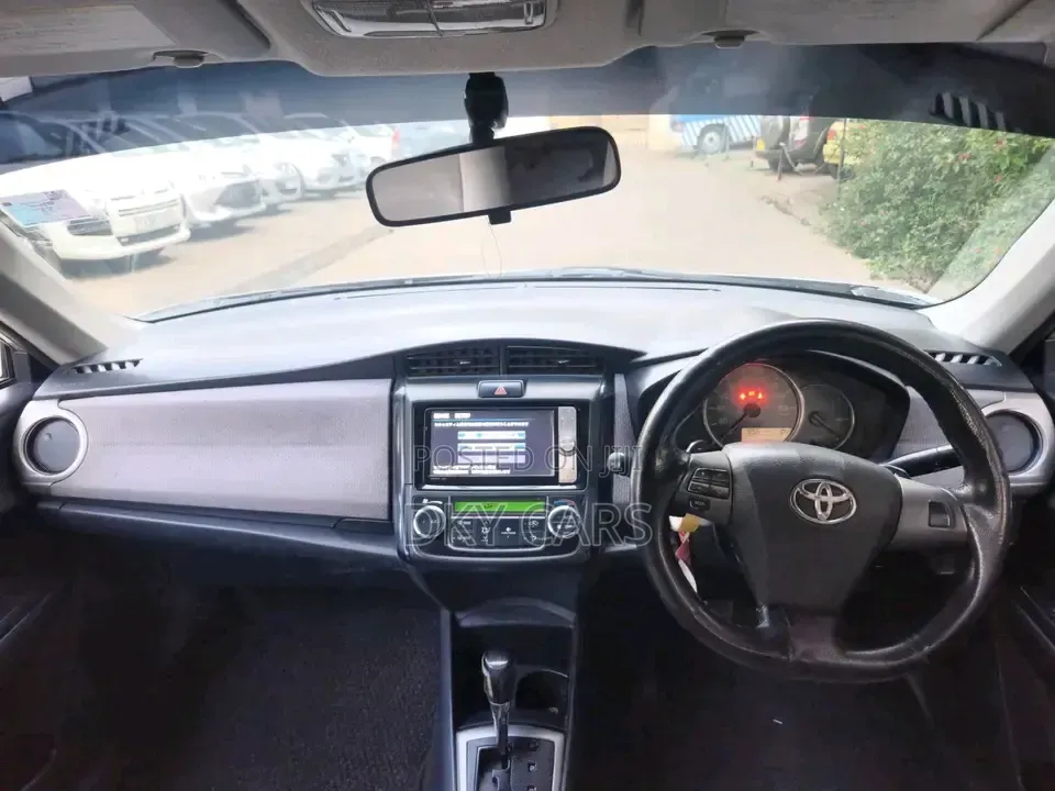 Toyota Axio 2014 Silver