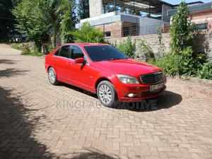 Mercedes-Benz C200 2011 Red