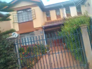 4bdrm Maisonette in Komarocks for sale