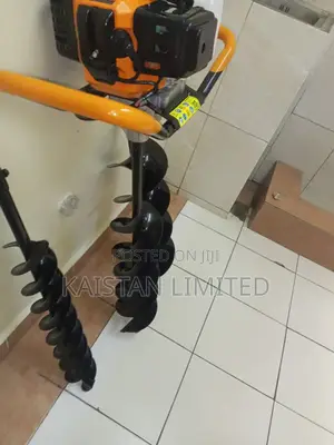 2-Stroke Petrol Earth Auger (Post Hole Digger)Farming/Fencing - 3 Bits