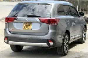 Mitsubishi Outlander 2017 Silver