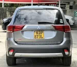 Mitsubishi Outlander 2017 Silver