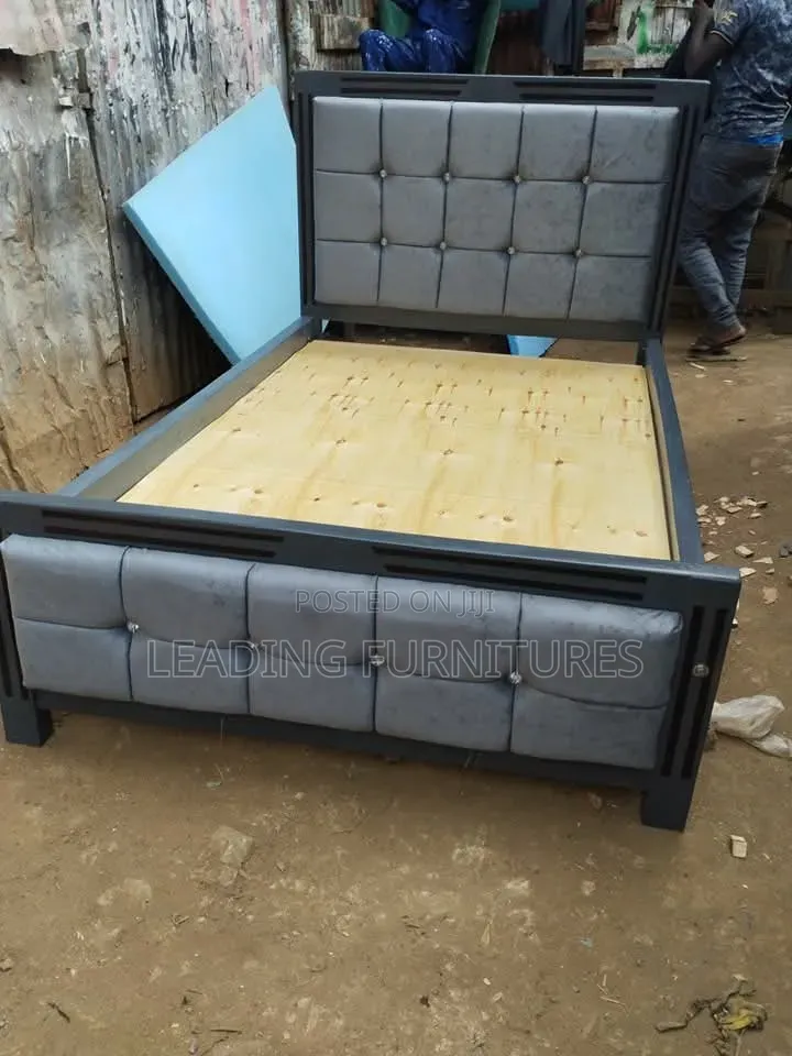4x6 Right Gray Mocket Bed