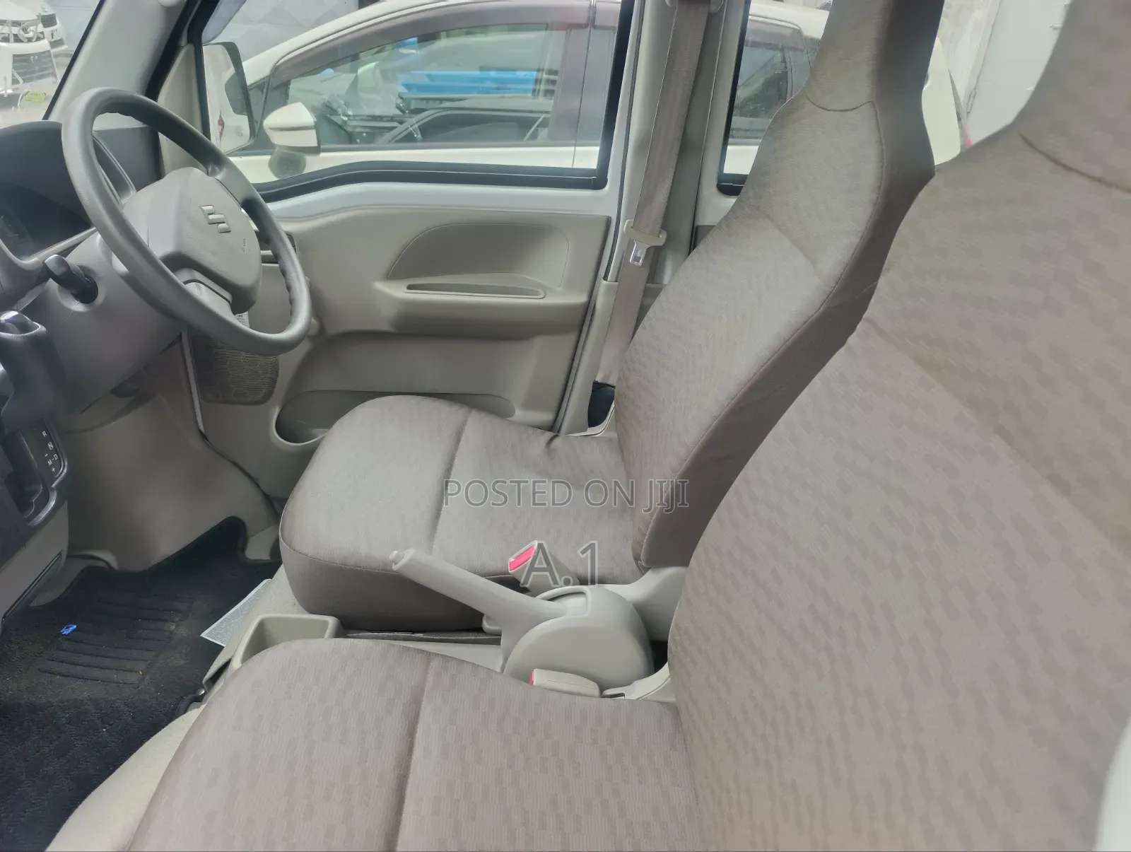 New Suzuki Every 2019 White