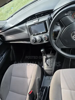Toyota Axio 2018 Silver