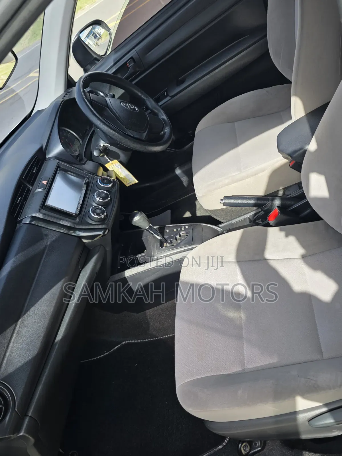 Toyota Axio 2018 Silver