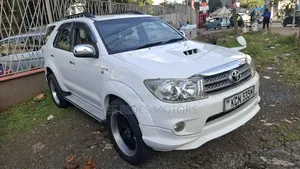 Toyota Fortuner 3.0 D AWD 2010 White