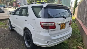 Toyota Fortuner 3.0 D AWD 2010 White