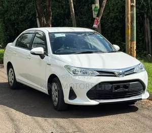 Toyota Axio 1.5 Hybrid 2WD 2019 Off white