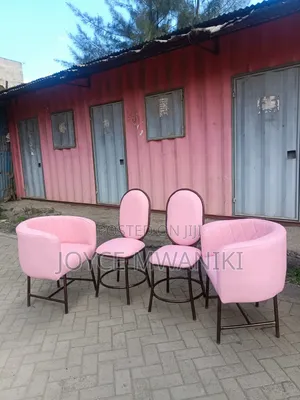 4 Manicure Seats With Coated Frame
