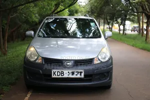 Nissan Advan 2014 Silver