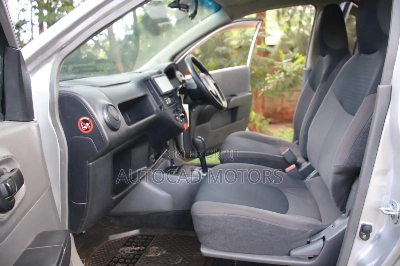 Nissan Advan 2014 Silver