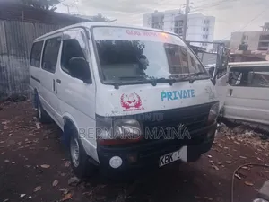Toyota HiAce 2002 White