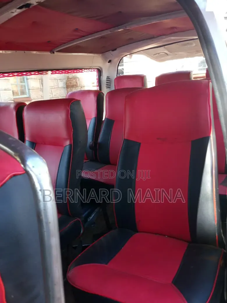 Toyota HiAce 2002 White