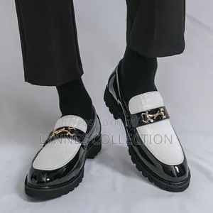 Men’S Slip-on Casual Loafers With Tassel Chain Black and White