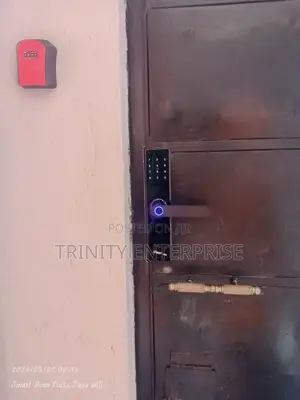 Tuya Smart Door Lock - Wifi, Fingerprint Keypad, Black