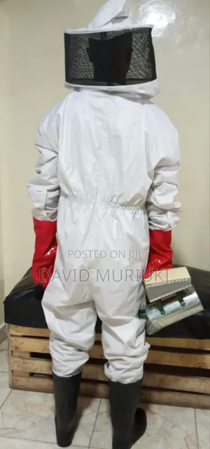 Bee Suit Plus Smoker