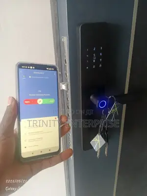 Tuya Smart Door Lock - Wifi, Fingerprint Keypad, Black