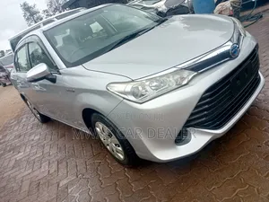 Toyota Axio 2017 Silver
