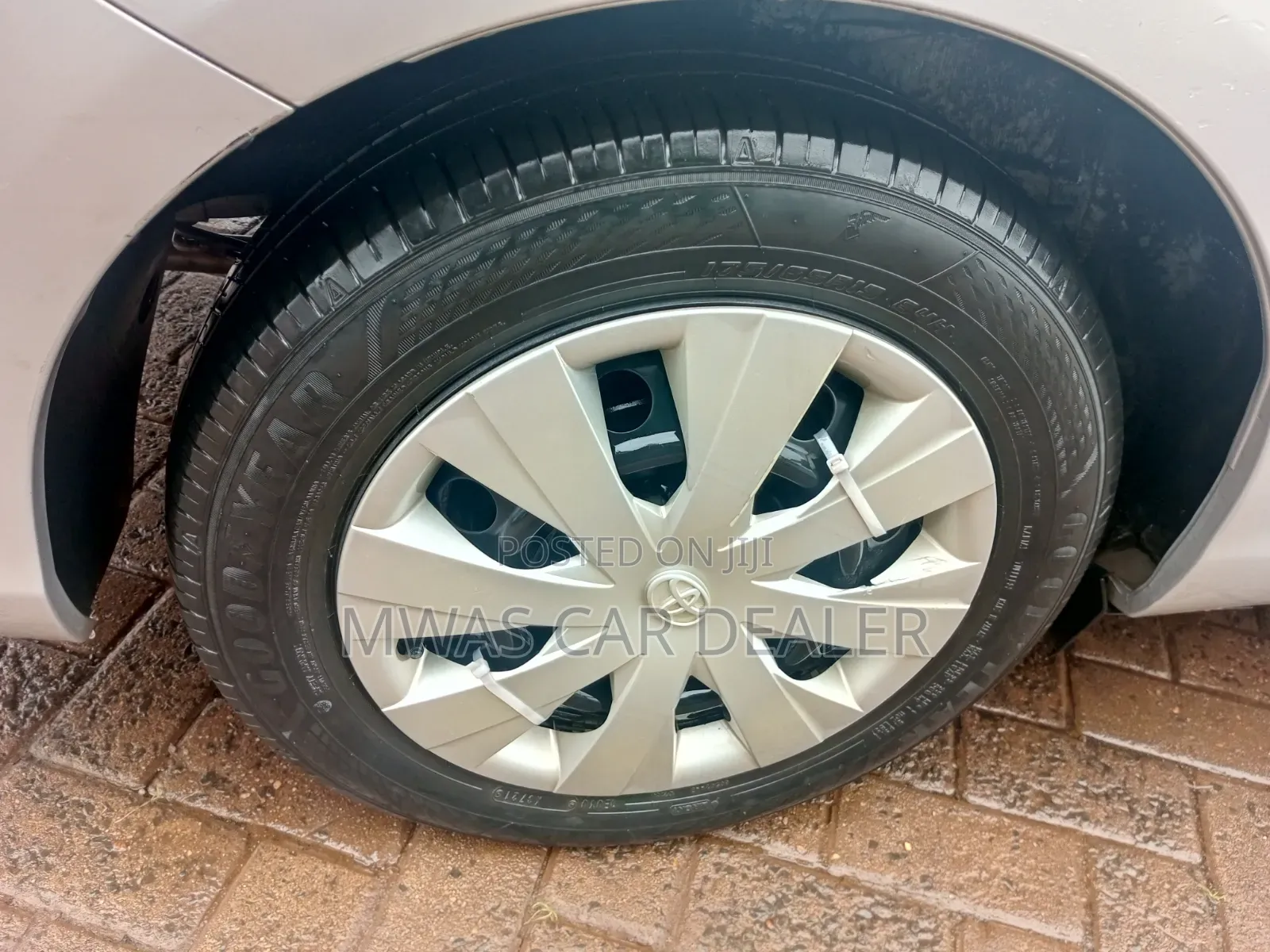 Toyota Axio 2017 Silver