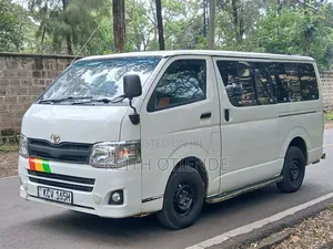 Toyota HiAce 2013 White