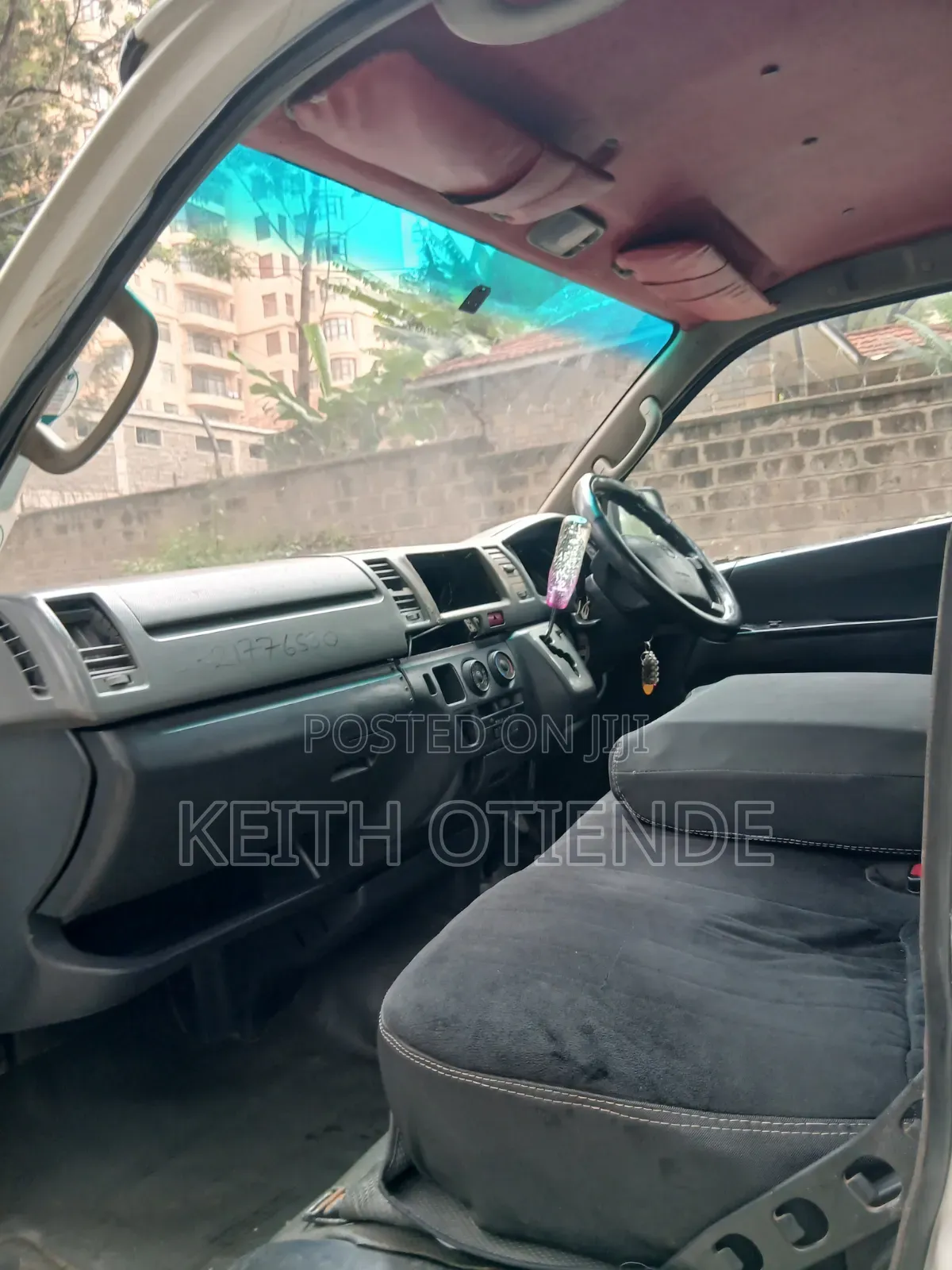 Toyota HiAce 2013 White