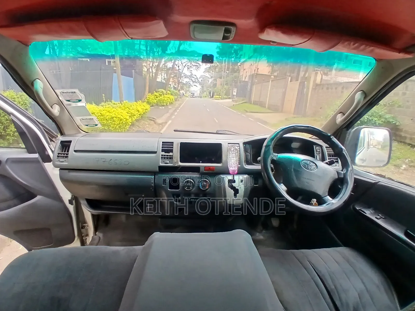 Toyota HiAce 2013 White