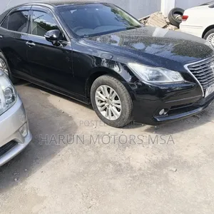 Toyota Crown 2018 Black