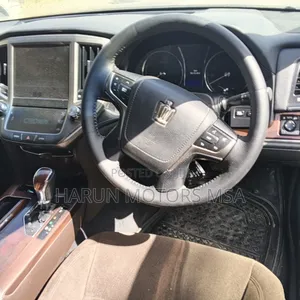 Toyota Crown 2018 Black