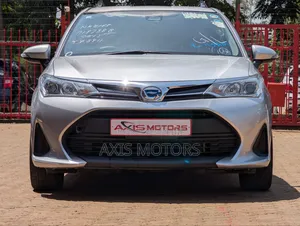 Toyota Corolla Fielder 1.5 Hybrid FWD 2018 Silver