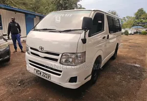 Toyota HiAce 2013 White