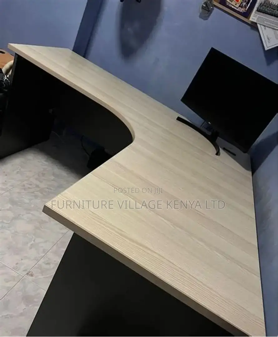 Modern Customized 3-drawer Curved Study Desk.