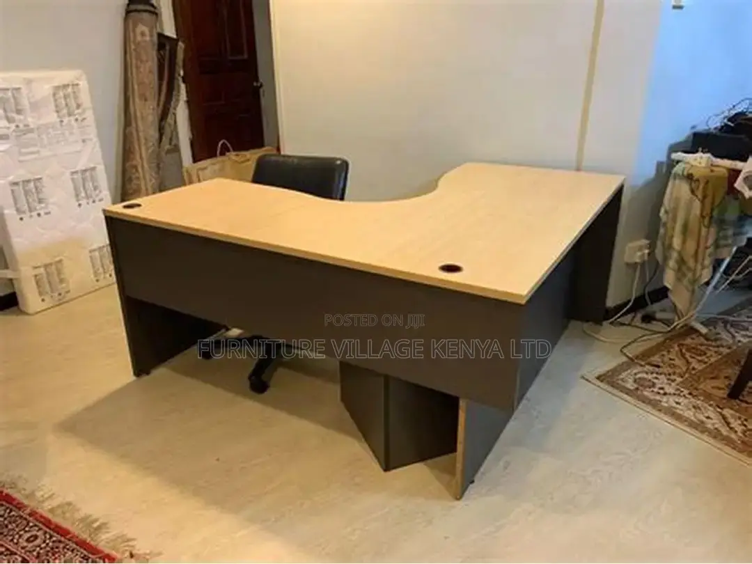 Modern Customized 3-drawer Curved Study Desk.