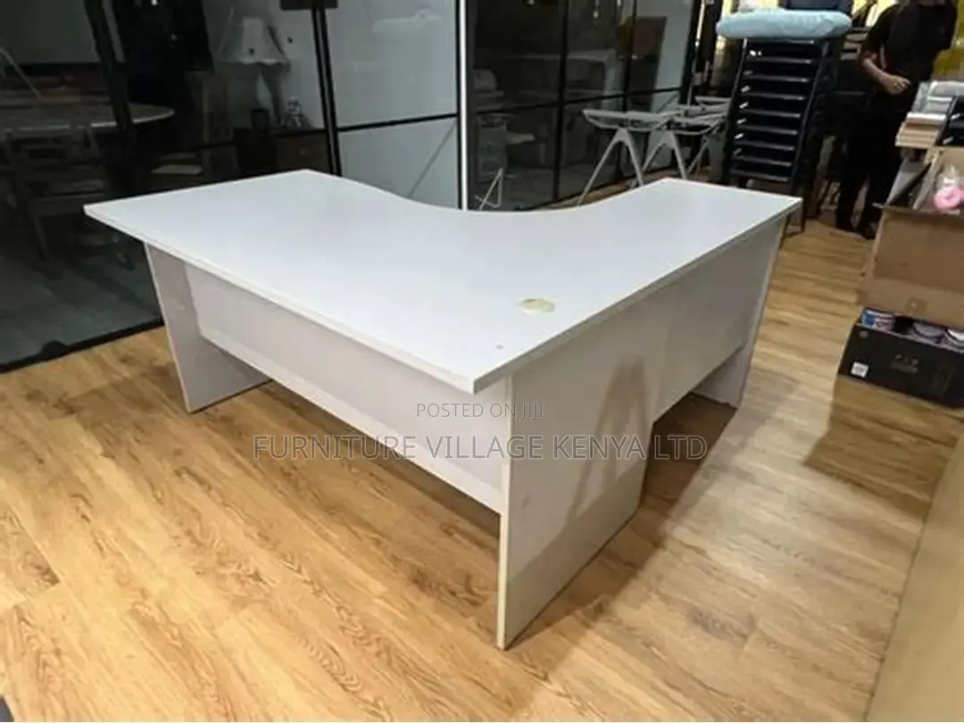 Modern Customized 3-drawer Curved Study Desk.