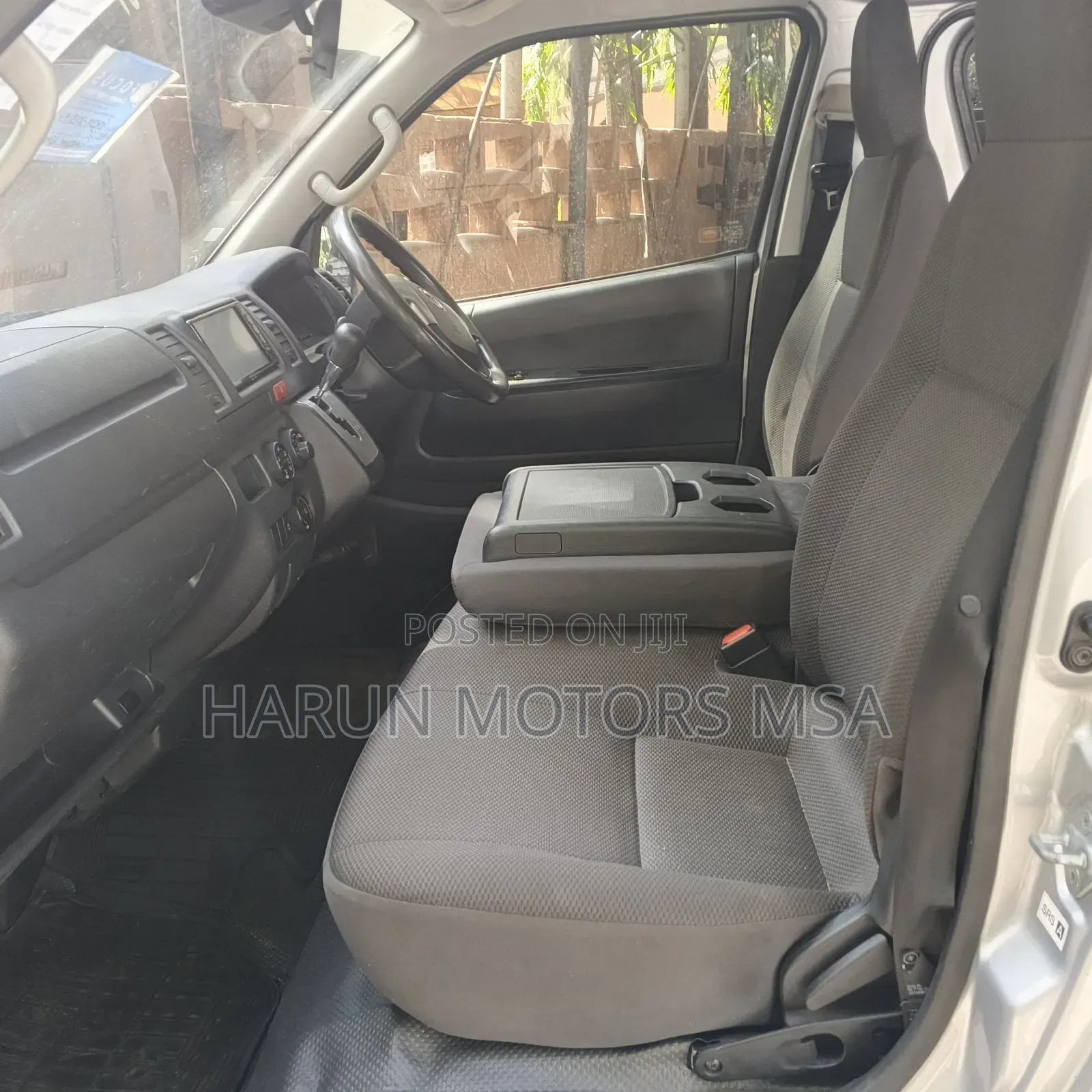 Toyota HiAce 2018 Silver