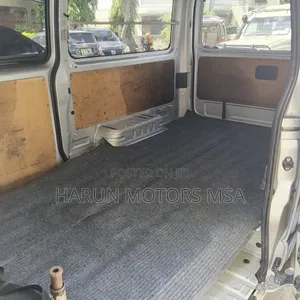 Toyota HiAce 2018 Silver