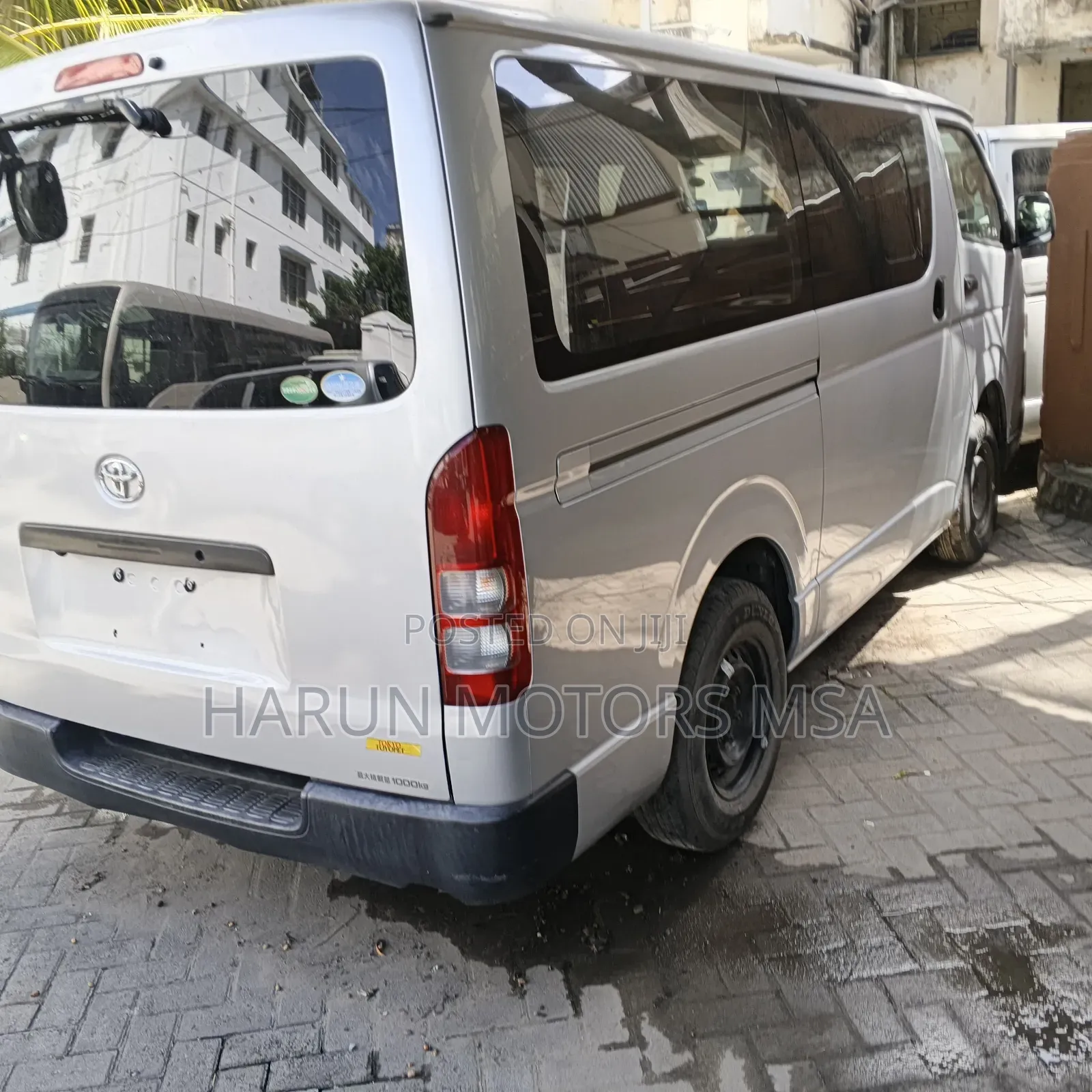 Toyota HiAce 2018 Silver