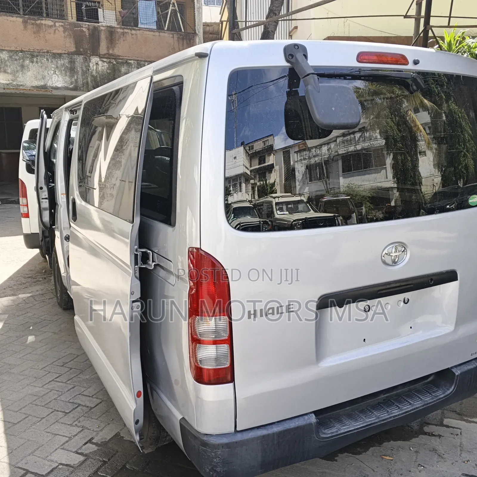 Toyota HiAce 2018 Silver