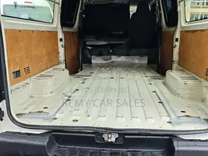 Toyota HiAce 2013 White