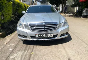 Mercedes-Benz E250 2009 Silver