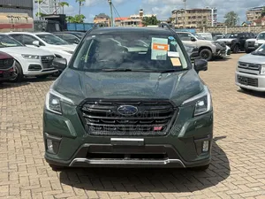 Subaru Forester Premium AWD 2023 Green