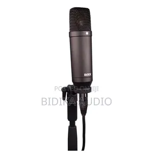 Rode
Nt1 Cardioid
Condenser
Microphone
Kit
With
Sm6 Shock
Mount