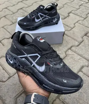 Well Cushioned Unisex Trainers
