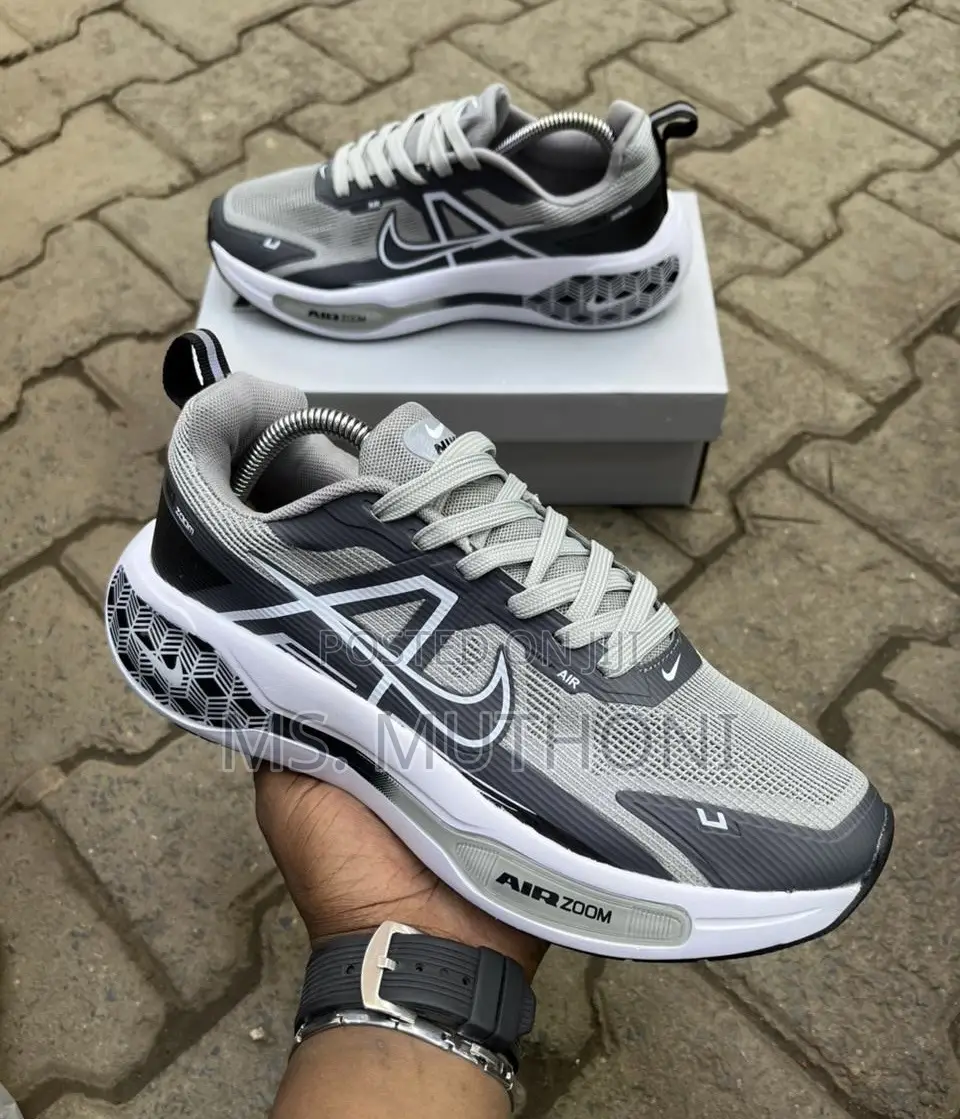 Well Cushioned Unisex Trainers