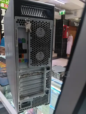 Desktop Computer HP Z600 16GB Intel Xeon HDD 500GB