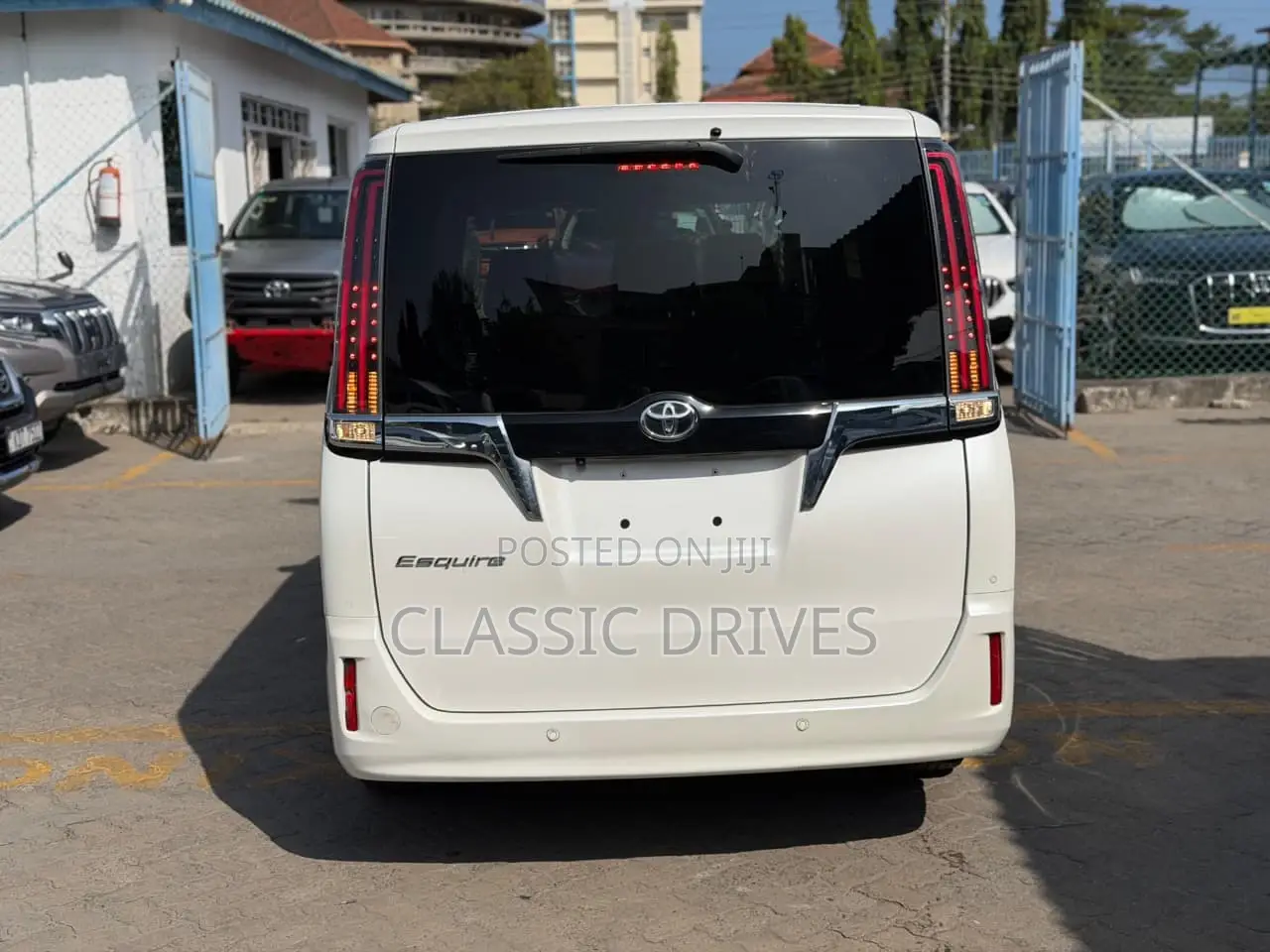 Toyota Esquire 2019 White