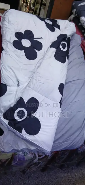 Quality Warm Binded Duvets / Comforters Sets. 6*7